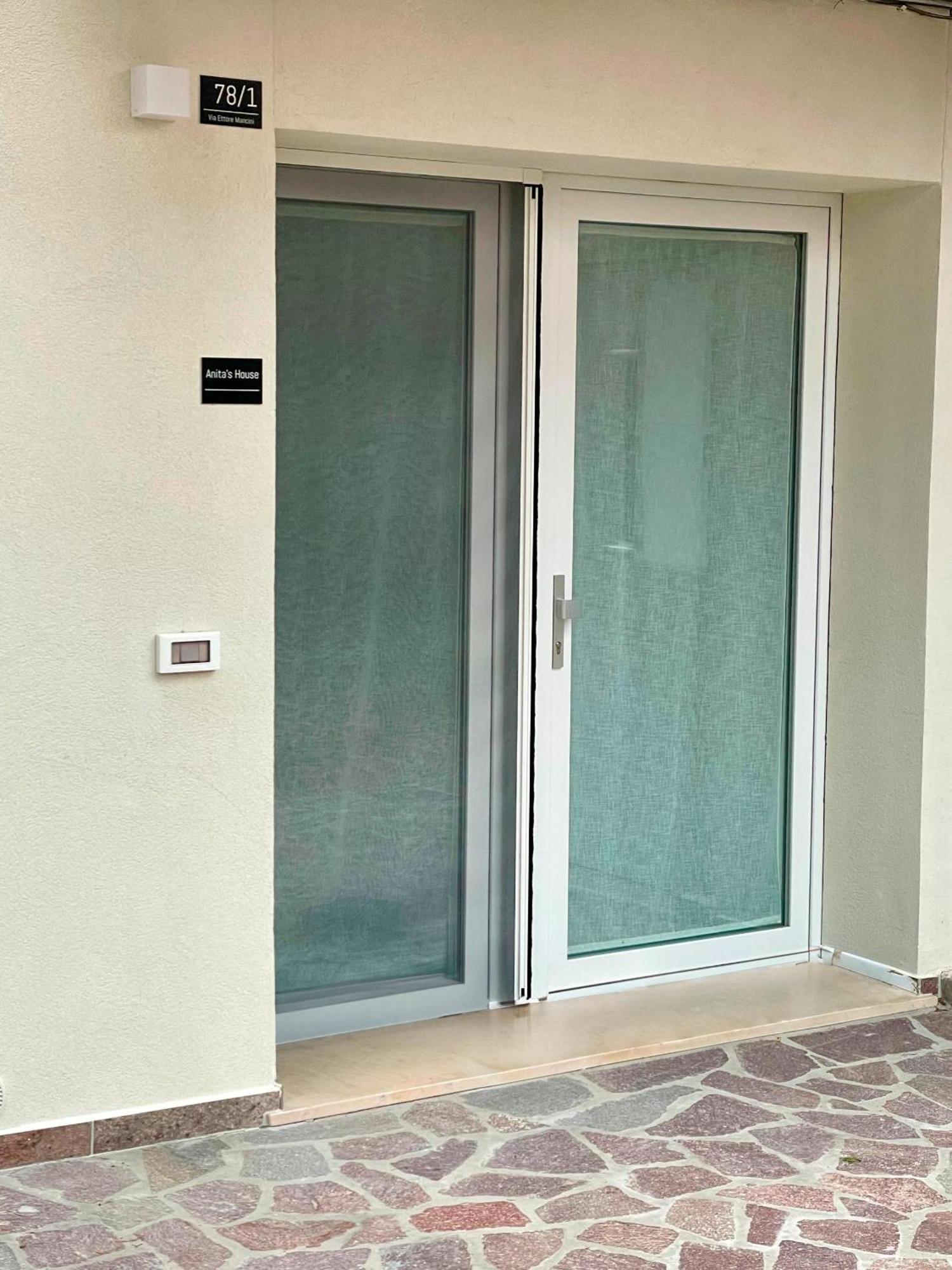 Anita'S House-Abitazione A Pochi Passi Dal Centro Lägenhet Pesaro Exteriör bild